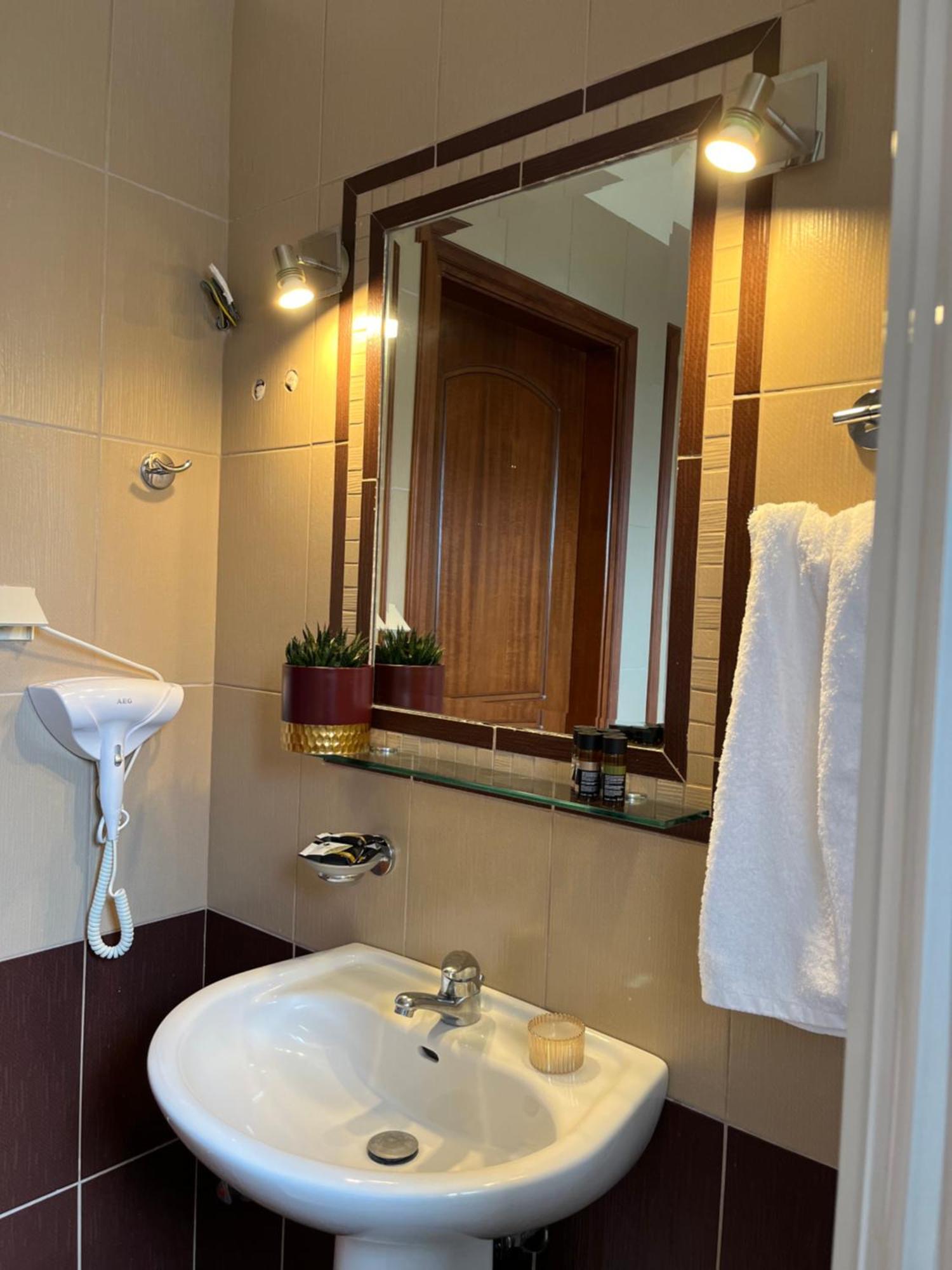 Agnanti Zitsas Hotel 外观 照片